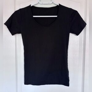 Uniqlo Classic Black Short Sleeve Top